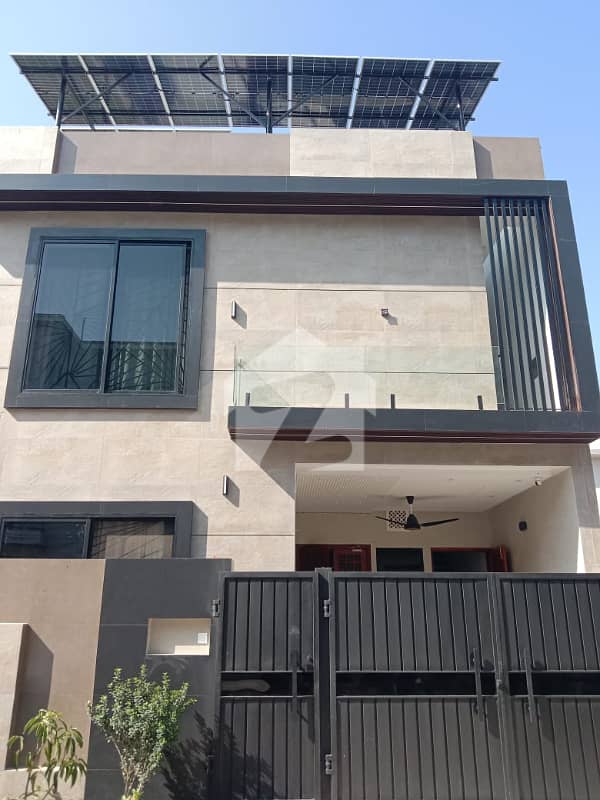 Double Unit House is available for Sale Double Unit House is available for Sale