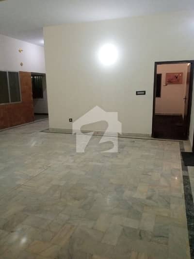 گلشنِ اقبال - بلاک 2 گلشنِ اقبال,گلشنِ اقبال ٹاؤن,کراچی میں 16 مرلہ Studio دفتر 2.1 لاکھ میں کرایہ پر دستیاب ہے۔