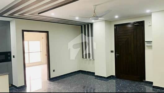 بحریہ ٹاؤن فیز 8 بحریہ ٹاؤن راولپنڈی,راولپنڈی میں 2 کمروں کا 5 مرلہ فلیٹ 45.0 ہزار میں کرایہ پر دستیاب ہے۔ بحریہ ٹاؤن فیز 8 بحریہ ٹاؤن راولپنڈی,راولپنڈی میں 2 کمروں کا 5 مرلہ فلیٹ 45.0 ہزار میں کرایہ پر دستیاب ہے۔