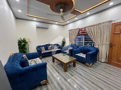 بحریہ ٹاؤن فیز 8 بحریہ ٹاؤن راولپنڈی,راولپنڈی میں 6 کمروں کا 10 مرلہ مکان 3.5 لاکھ میں کرایہ پر دستیاب ہے۔