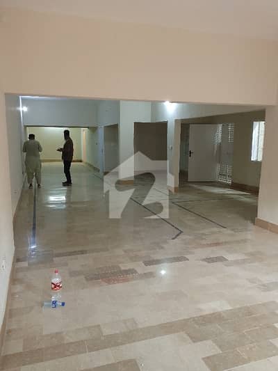 1800 SQRFIT COMMERCIAL GROUND FLOOR BIG SPACE GULSHAN IQBAL FOR RENT