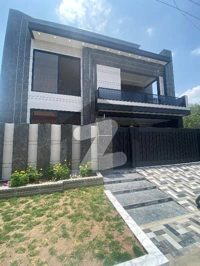 ویلینشیاء ہاؤسنگ سوسائٹی لاہور میں 5 کمروں کا 10 مرلہ مکان 3.75 کروڑ میں برائے فروخت۔