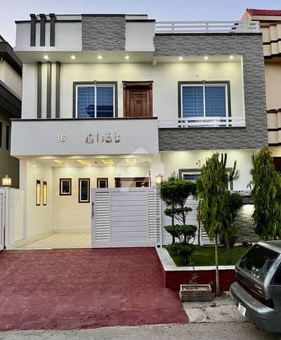 8 marla Short Corner House Like brand new available For Sale G-13/2 8 marla Short Corner House Like brand new available For Sale G-13/2