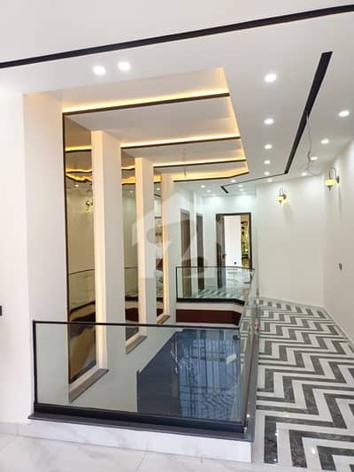 10 MARLA TRIPLE STOREY DEMANDING HOUSE WITH SWIMMING POOL AVAILABLE FOR SALE IN LDA AVENUE LAHORE