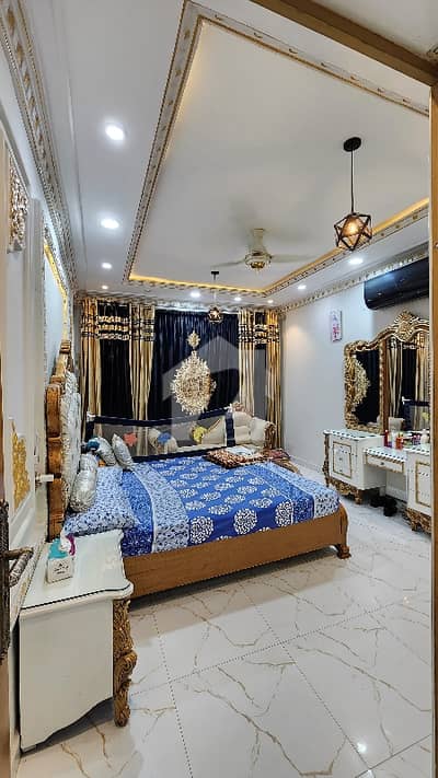 10 MARLA LOWER PORTION AVAILABLE FOR RENT IN NASHEMAN IQBAL PHASE 2 NEAR TO UET SOCIETY COLLEGE ROAD LAHORE
