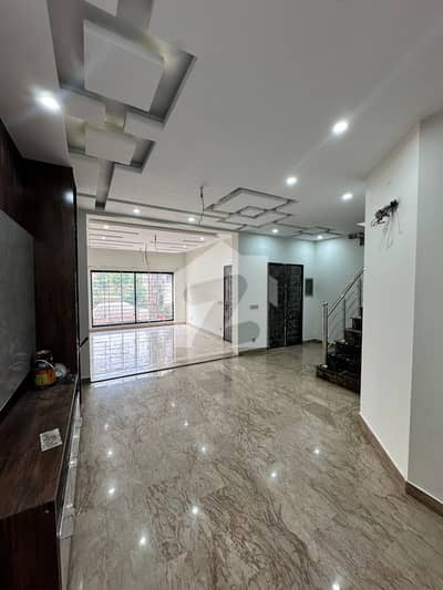 DOUBLE STORY DEMANDING 5 MARLA HOUSE AVAILABLE FOR SALE