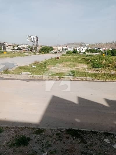 Corner Blvd 5marla Plot For Sale