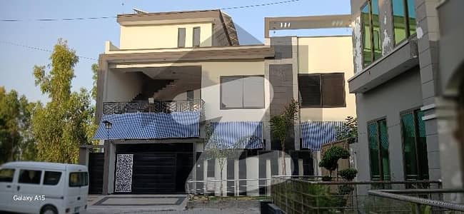 سیٹلائٹ ٹاؤن واہ میں 6 کمروں کا 10 مرلہ مکان 2.85 کروڑ میں برائے فروخت۔