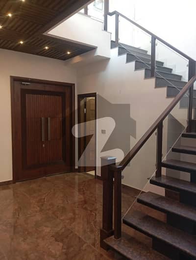 واپڈا سٹی ۔ بلاک جی واپڈا سٹی,فیصل آباد میں 5 کمروں کا 1 کنال مکان 12.25 کروڑ میں برائے فروخت۔