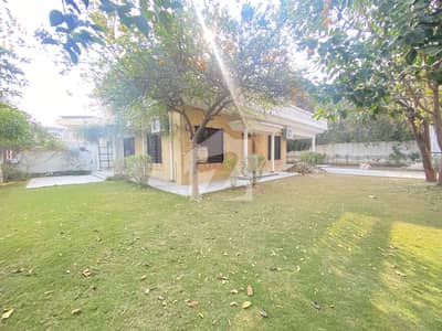 F-8 Corner Old House For Sale