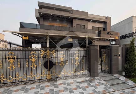 سینٹرل پارک ہاؤسنگ سکیم لاہور میں 5 کمروں کا 1 کنال مکان 6.3 کروڑ میں برائے فروخت۔ سینٹرل پارک ہاؤسنگ سکیم لاہور میں 5 کمروں کا 1 کنال مکان 6.3 کروڑ میں برائے فروخت۔