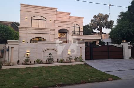 عبدالستار ایدھی روڈ لاہور میں 6 کمروں کا 1 کنال مکان 5.0 کروڑ میں برائے فروخت۔