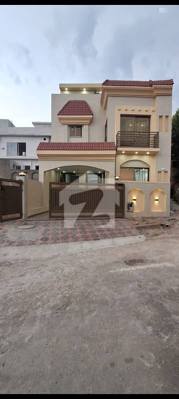 بحریہ گرینز۔ اوورسیز انکلیو - سیکٹر 5 بحریہ گرینز۔ اوورسیز انکلیو,بحریہ ٹاؤن فیز 8,بحریہ ٹاؤن راولپنڈی,راولپنڈی میں 3 کمروں کا 6 مرلہ مکان 90.0 ہزار میں کرایہ پر دستیاب ہے۔ بحریہ گرینز۔ اوورسیز انکلیو - سیکٹر 5 بحریہ گرینز۔ اوورسیز انکلیو,بحریہ ٹاؤن فیز 8,بحریہ ٹاؤن راولپنڈی,راولپنڈی میں 3 کمروں کا 6 مرلہ مکان 90.0 ہزار میں کرایہ پر دستیاب ہے۔