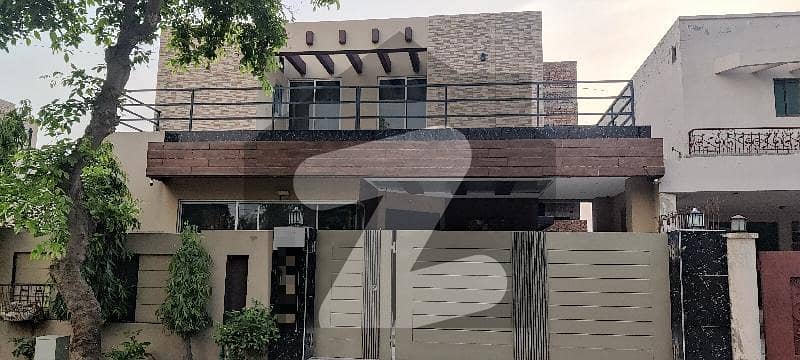 ڈی ایچ اے فیز 4 ڈیفنس (ڈی ایچ اے),لاہور میں 4 کمروں کا 10 مرلہ مکان 2.0 لاکھ میں کرایہ پر دستیاب ہے۔ ڈی ایچ اے فیز 4 ڈیفنس (ڈی ایچ اے),لاہور میں 4 کمروں کا 10 مرلہ مکان 2.0 لاکھ میں کرایہ پر دستیاب ہے۔
