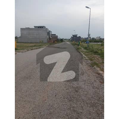 10 Marla Boulevard Back Open Plot For Sale 10 Marla Boulevard Back Open Plot For Sale