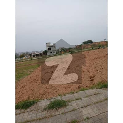 10 Marla Heighted Location Plot For Sale