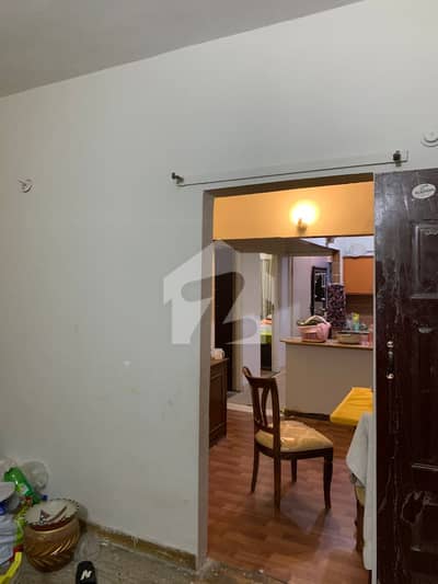 Flat Sized 1350 Square Feet Is Available For Sale In Gulistan-E-Jauhar - Block 14