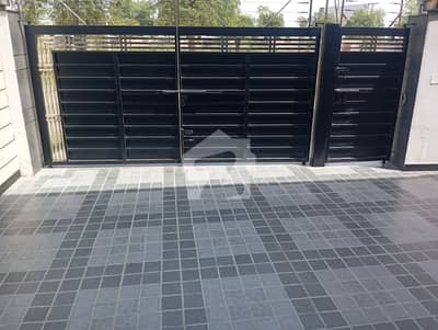 10 MARLA BRAND NEW LUXURY HOUSE AVAILABLE FOR SALE 10 MARLA BRAND NEW LUXURY HOUSE AVAILABLE FOR SALE
