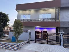 Renovated Available House For Sale In B-17 Renovated Available House For Sale In B-17