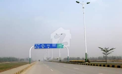 ڈی ایچ اے فیز 7 - بلاک پی فیز 7,ڈیفنس (ڈی ایچ اے),لاہور میں 1 کنال رہائشی پلاٹ 3.2 کروڑ میں برائے فروخت۔