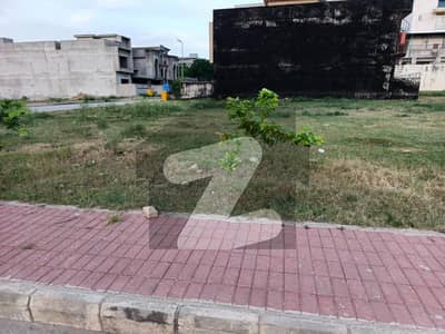 بحریہ ٹاؤن فیز 7 بحریہ ٹاؤن راولپنڈی,راولپنڈی میں 10 مرلہ رہائشی پلاٹ 1.45 کروڑ میں برائے فروخت۔ بحریہ ٹاؤن فیز 7 بحریہ ٹاؤن راولپنڈی,راولپنڈی میں 10 مرلہ رہائشی پلاٹ 1.45 کروڑ میں برائے فروخت۔