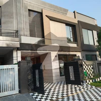 I SELL 5 MARLA BRAND NEW HOUSE IN BAHRIA ORCHARD LAHORE. PHASE 2 C-BLOCK