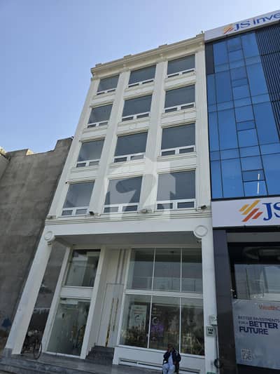 ڈی ایچ اے فیز 5 - ڈبل سی اے بلاک فیز 5,ڈیفنس (ڈی ایچ اے),لاہور میں 4 مرلہ Studio دفتر 65.0 ہزار میں کرایہ پر دستیاب ہے۔