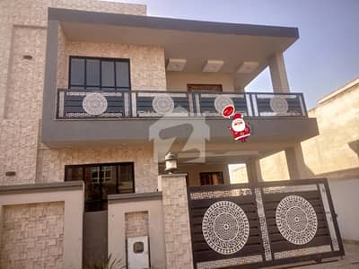 بحریہ ٹاؤن فیز 3 بحریہ ٹاؤن راولپنڈی,راولپنڈی میں 5 کمروں کا 10 مرلہ مکان 5.5 کروڑ میں برائے فروخت۔