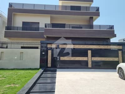 جی ۔ 13 اسلام آباد میں 6 کمروں کا 1 کنال مکان 15.0 کروڑ میں برائے فروخت۔