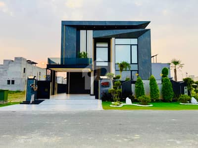 ڈی ایچ اے فیز 6 - بلاک اے فیز 6,ڈیفنس (ڈی ایچ اے),لاہور میں 4 کمروں کا 10 مرلہ مکان 5.4 کروڑ میں برائے فروخت۔