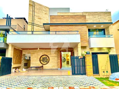 One kanal Brand new Double unit House One kanal Brand new Double unit House