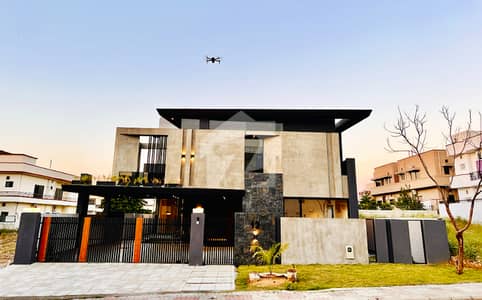 Lavish Modern Design House On Most Prime Location Of DHA For Sale Lavish Modern Design House On Most Prime Location Of DHA For Sale