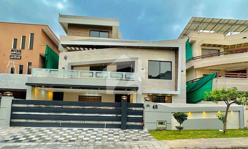 Brand New Designer House At Peak Location Near Commercial Brand New Designer House At Peak Location Near Commercial