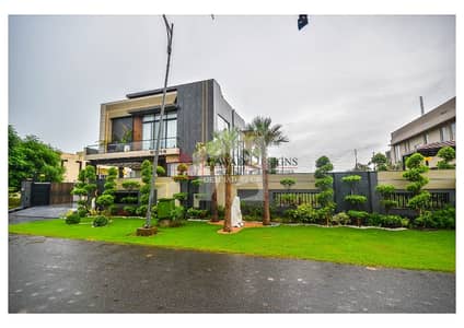 One Kanal House And One Kanal Lown Designed By Famous Architect