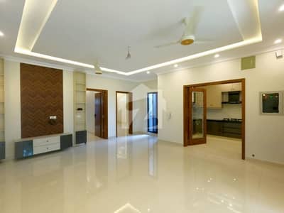 On Excellent Location 8 Marla House In Beautiful Location Of Izmir Town Extension - Block P1 In Lahore