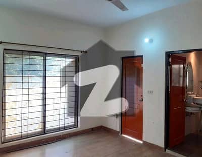 8 MARLA FULL HOUSE FOR RENT IN SAFARI VILLAS BAHRIA TOWN LAHORE