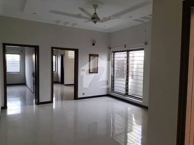 10- MARLA HOUSE FOR SALE IN B-17 ISLAMABAD 10- MARLA HOUSE FOR SALE IN B-17 ISLAMABAD