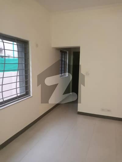 10 Marla 3 Bed Room Flat For Rent In Askari XI Sector B Lahore