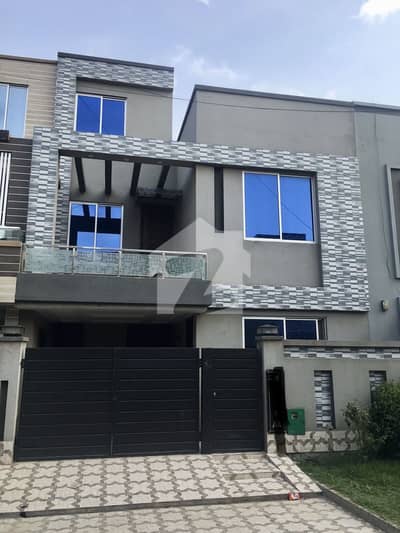 Beautiful 5 Marla Owner Built House Available In Bahria Town AA Block