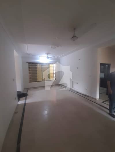 کورنگ ٹاؤن اسلام آباد میں 3 کمروں کا 12 مرلہ بالائی پورشن 70.0 ہزار میں کرایہ پر دستیاب ہے۔