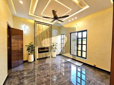 10 Marla Brand New Designer Park Face House With Solar