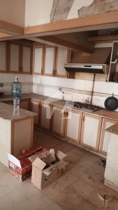 1100 Square Feet Flat In Clifton - Block 5