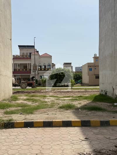 Get Your Dream Good Location Residential Plot In Park View City - Overseas Block Lahore
