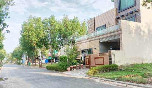 5 MARLA ONGROUND MOST BEAUTIFUL PRIME LOCATION RESIDENTIAL PLOT FOR SALE IN NEW LAHORE CITY PH 3 .