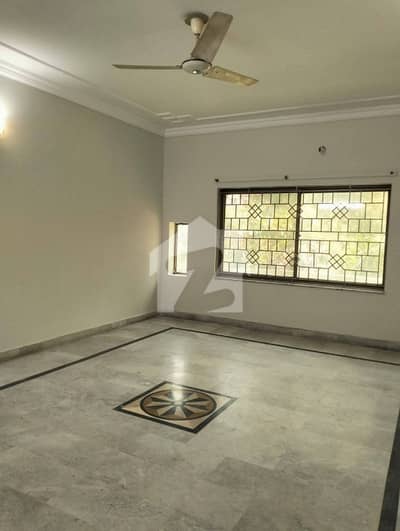 جی ۔ 11 اسلام آباد میں 3 کمروں کا 1 کنال بالائی پورشن 1.5 لاکھ میں کرایہ پر دستیاب ہے۔