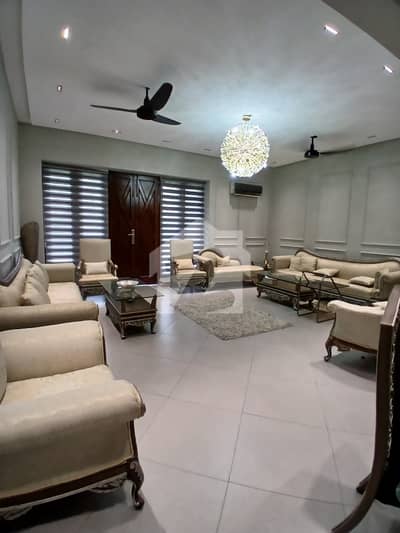 1 KANAL FULL HOUSE FOR SALE AT IDEAL LOCATION IN MODEL TOWN. 1 KANAL FULL HOUSE FOR SALE AT IDEAL LOCATION IN MODEL TOWN.