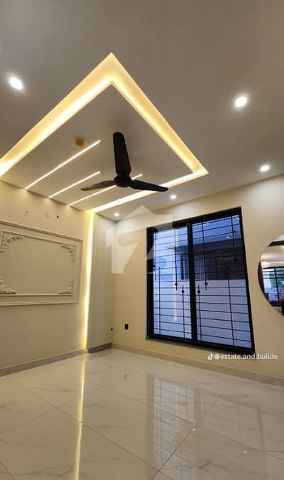 Bahria Town Phase 8 - Block M House Sized 5 Marla For sale Bahria Town Phase 8 - Block M House Sized 5 Marla For sale