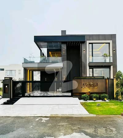 10 MARLA HOUSE ON PRIME LOCATION OR WITH MODERN DESIGN AVAILABLE FOR SALE IN BAHRIA TOWN