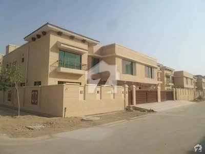 عسکری 5 - سیکٹر ایچ عسکری 5,ملیر کنٹونمنٹ,کینٹ,کراچی میں 5 کمروں کا 15 مرلہ مکان 9.85 کروڑ میں برائے فروخت۔