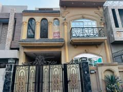 5 Marla Owner Built Well-Maintained Bungalow For Sale In Paragon City Lahore 5 Marla Owner Built Well-Maintained Bungalow For Sale In Paragon City Lahore